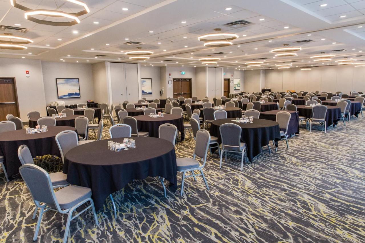 Holiday Inn Hotel & Suites Calgary South - Conference Ctr By Ihg Exterior foto