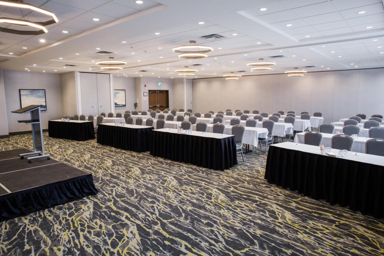 Holiday Inn Hotel & Suites Calgary South - Conference Ctr By Ihg Exterior foto
